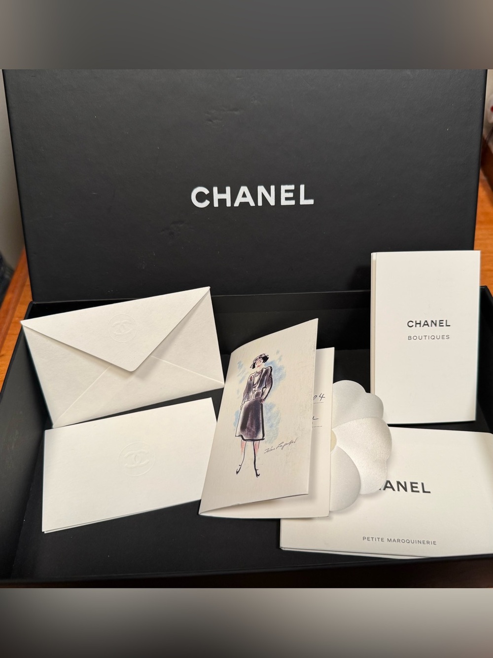 🍀Archive 🍀 Chanel 2018 Lucky Clover Limited Series Wallet Boutique Set with COA